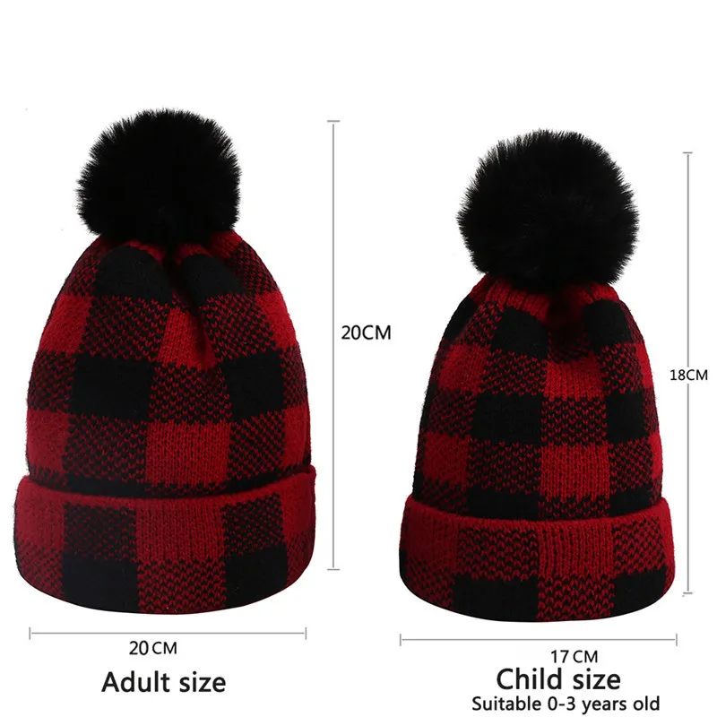Женская вязаная шапка с шерстяным помпоном красно-черная | Аксессуары для одежды