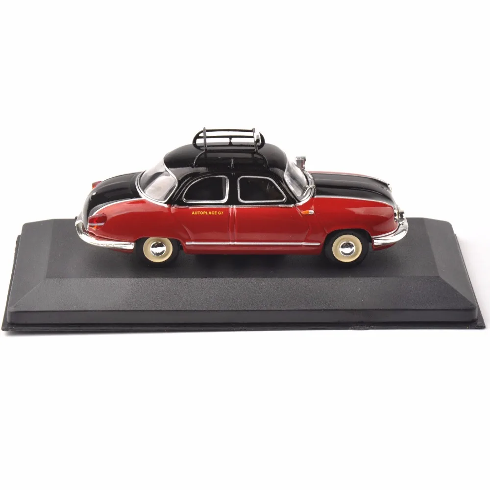 Модель красного такси под давлением IXO 1/43 Panhard Dyna Z (Париж 1953) коллекционная