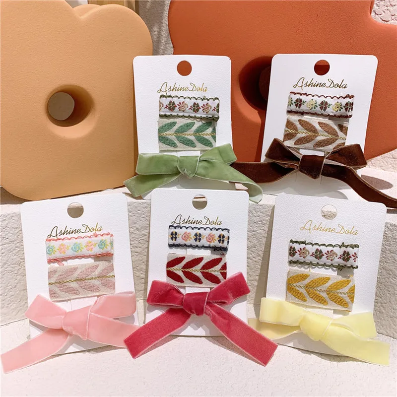 

3 шт. Милые простые бархатные заколки с бантом для девочек, детские аксессуары для волос, модные детские заколки для волос с цветочной вышивк...