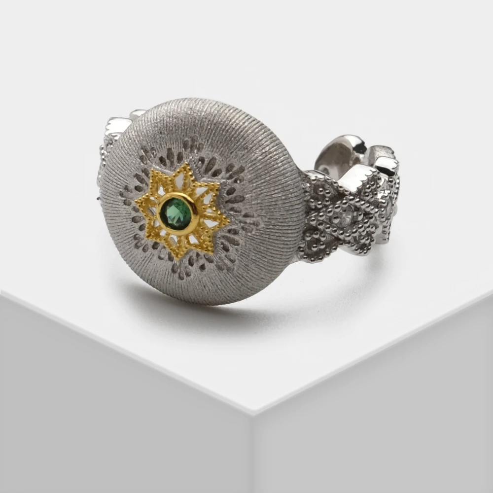 Бутик аморта 18K покрытое золотом Шелковистое циркониевое кольцо для женщин