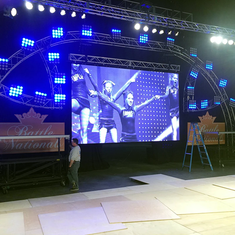 Koop Full Color Led Display P3.9 Indoor Smd 500*500Mm 128*128Pixel Spuitgieten Aluminium Kast Led Scherm