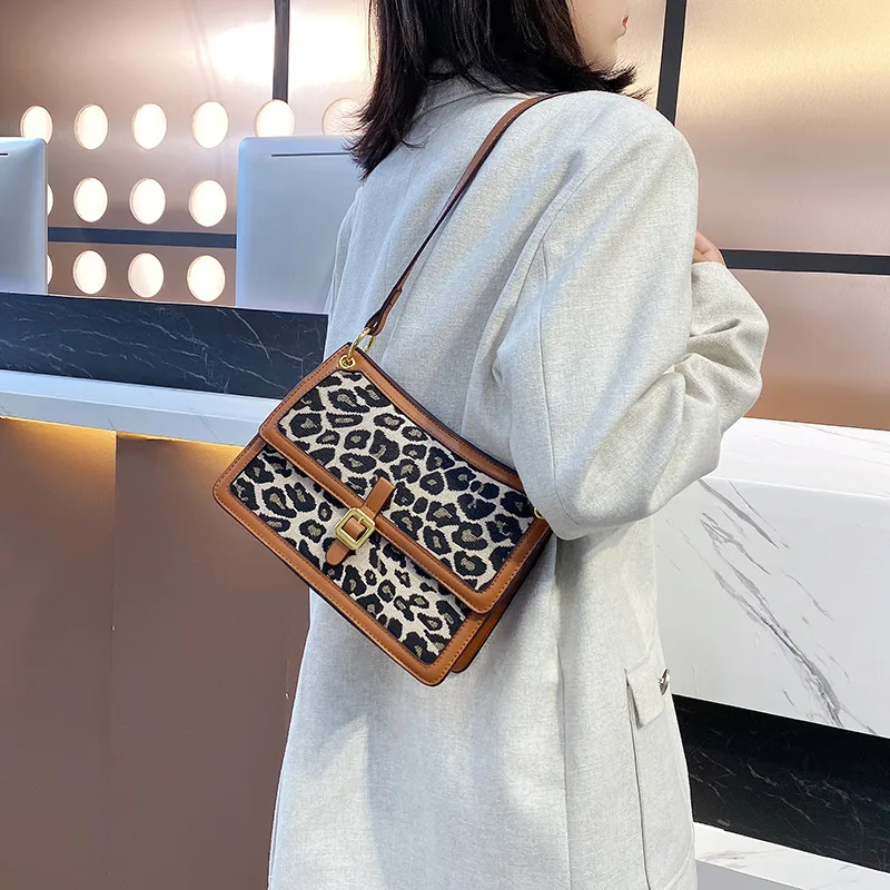 

Fashion senior office leopard pattern retro armpit Staff Bag 2021 autumn new fashion women's bag Portable Single Shoulder Messen