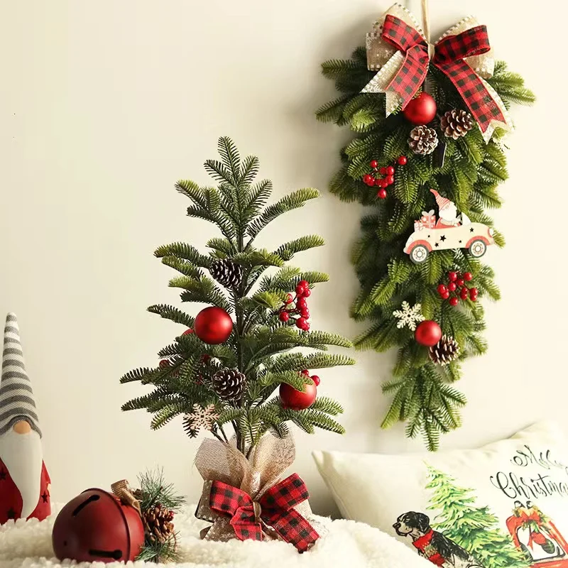 Corona de Navidad con cono de pino Artificial, guirnalda de bayas rojas para colgar en la puerta delantera, decoración de pared, Mini adorno de árbol de Navidad para escritorio