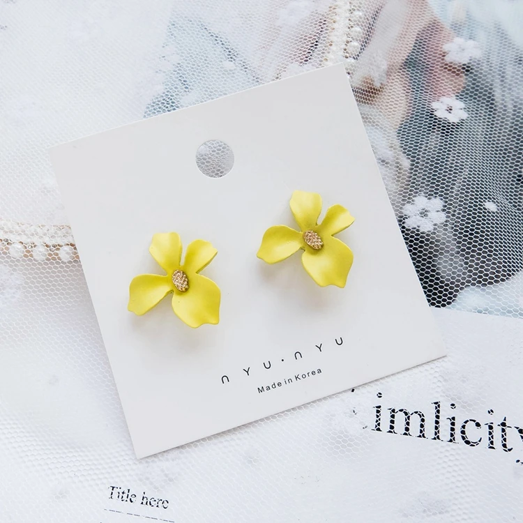 2019 новые корейские сережки с зеленым цветком желтые серьги гвоздики для женщин
