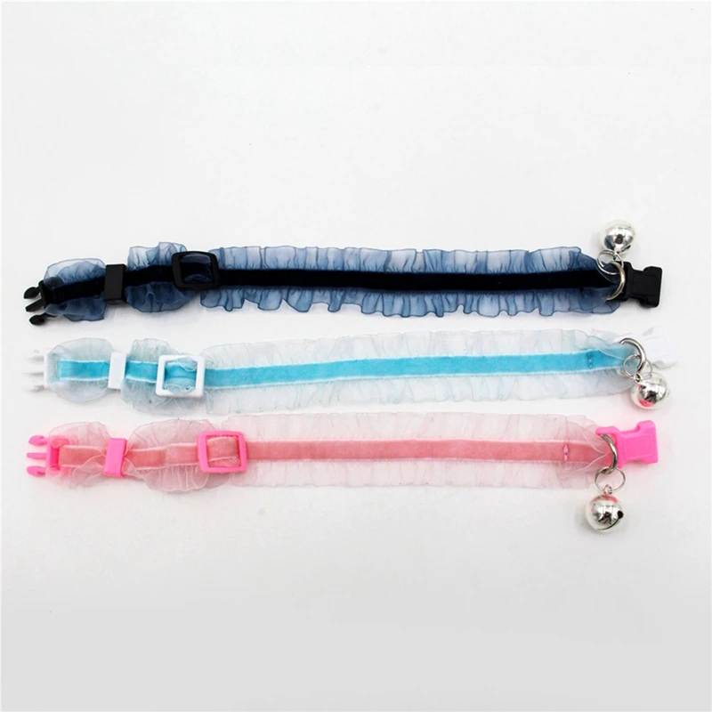 Красивый маленький декоративный ошейник для собаки с колокольчиком