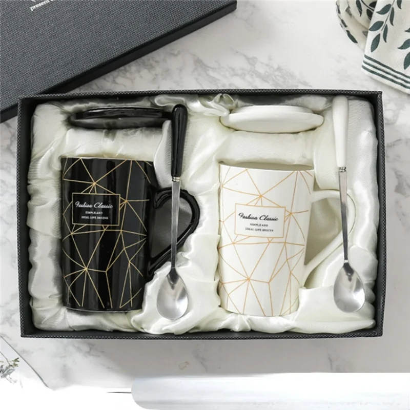 

Creative Striped Ceramic Cup European Gold Thread Mug with Lid Spoon Black and White Couple Cup Gift Box Wedding Gift
