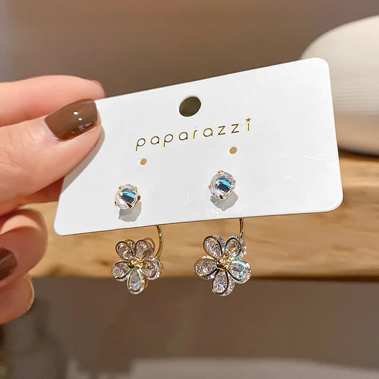 

Luxury Female White Crystal Drop Earrings Charm Zircon Gold Color Dangle Earrings For Women Cute Bridal Flower Wedding Earrings