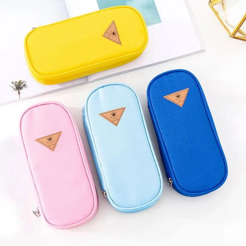 Простой холщовый пенал ярких цветов вместительный на молнии с окошком не мнется