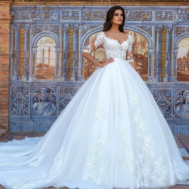 

Luxury Wedding Dresse Half Sleeve V-neck 3D Three-dimensional Applique Charming Gowns Court Train Robe de mariée Tailor-Made