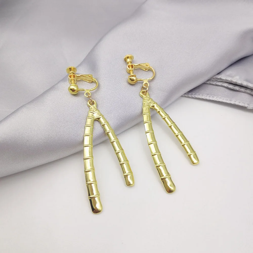 

Tokyo Revengers Half Trim Metal Earrings 2021 Trend Anime Cosplay Jewelry Props Irregular Metal Earrings Christmas Gifts