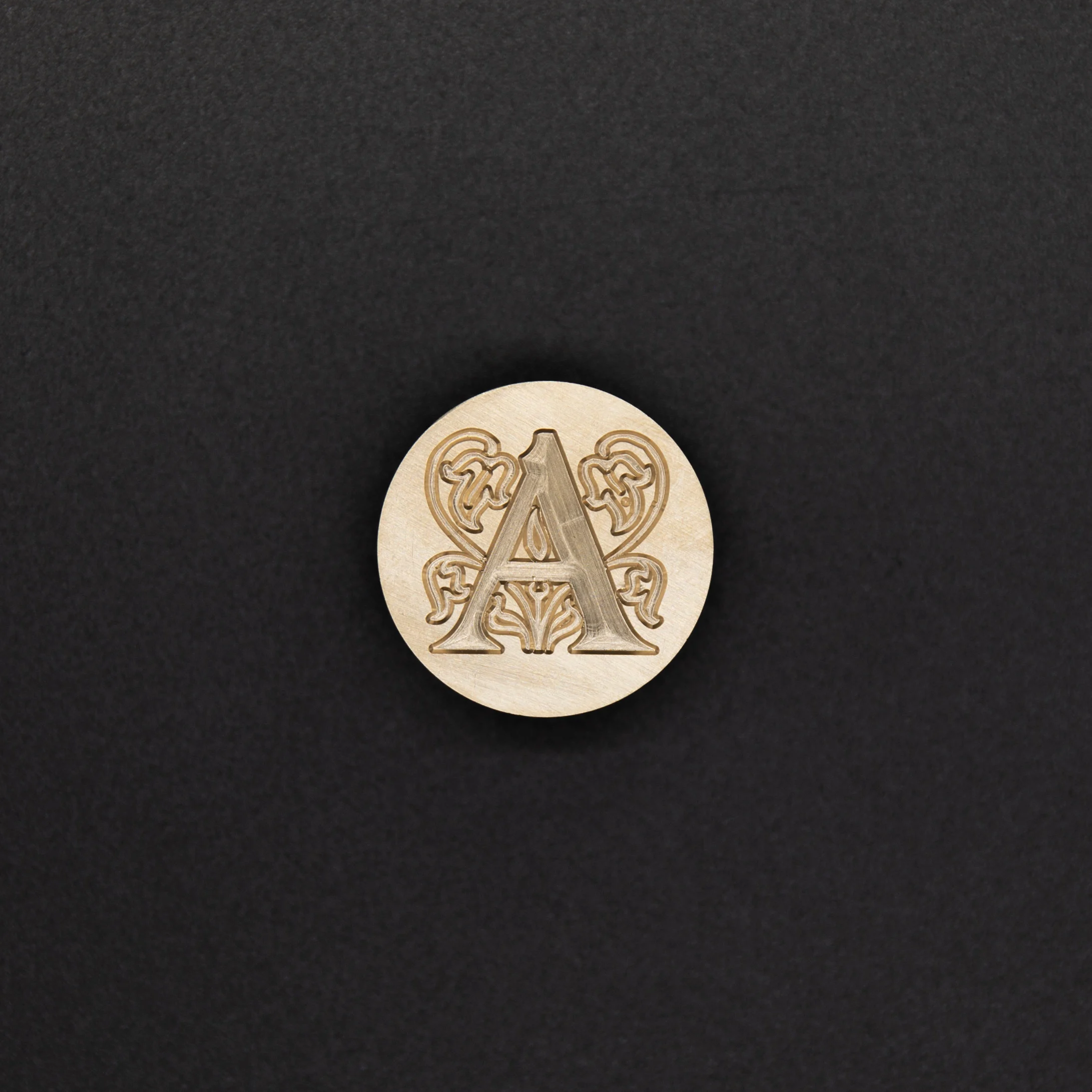 Штамп восковой для изготовления металлических открыток 26 букв | Дом и сад