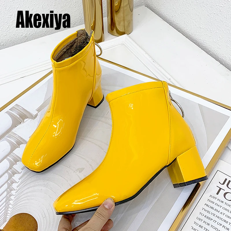 Женские ботильоны на платформе Цвет черный белый Ботинки высоком каблуке