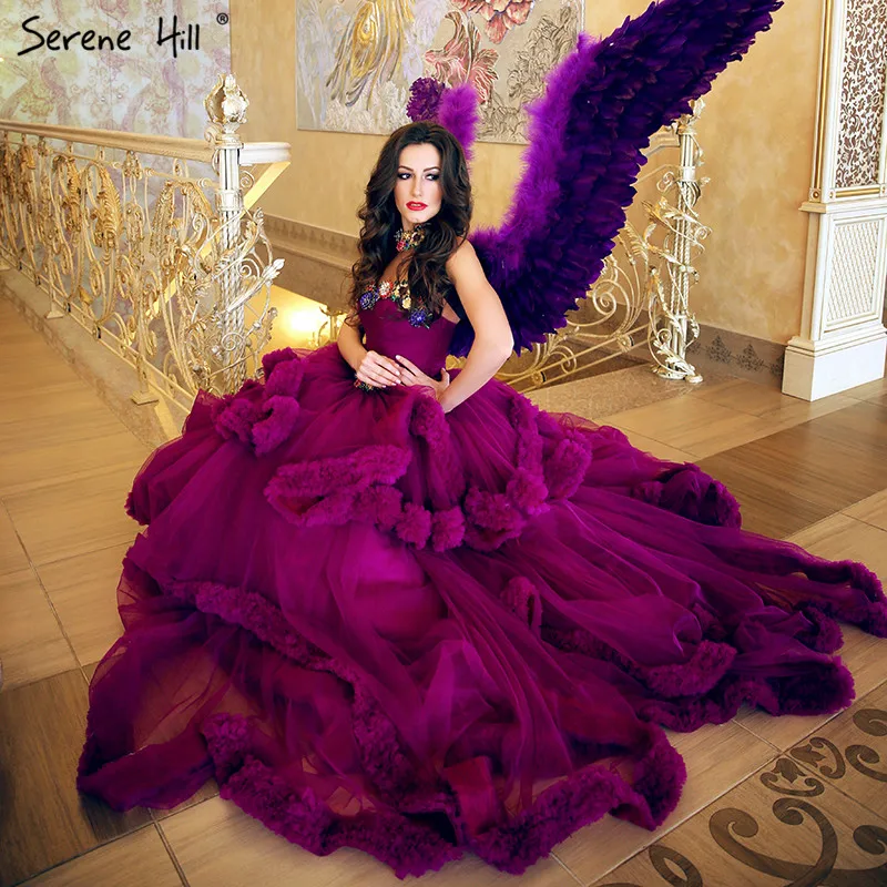 Фиолетовое платье без бретелек для фотосъемки свадебное с открытыми плечами