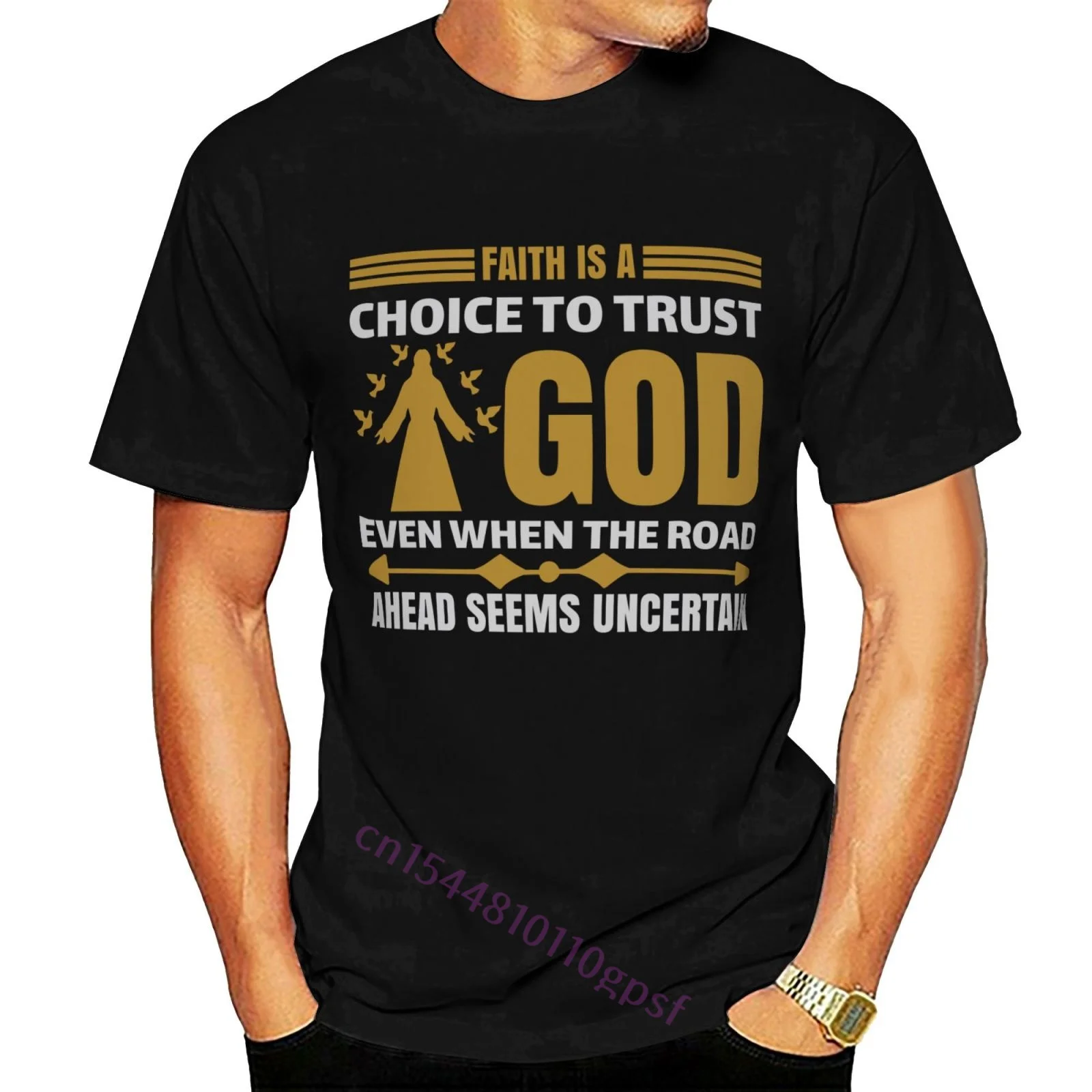 

Мужская черная футболка с круглым вырезом и коротким рукавом