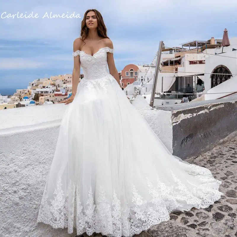 

Off-the-Shoulder A-Line Vintage Wedding Dress Lace Appliques Chapel Train White Wedding Gowns Cheap Bride Dress