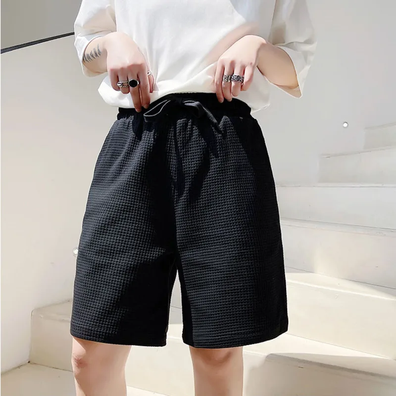 

IEFB Summer Solid Waffle Fabric Elastic Waist Men's Shorts 2021 New Casual Black White Knee Length Pants For Male Korean 9Y7059