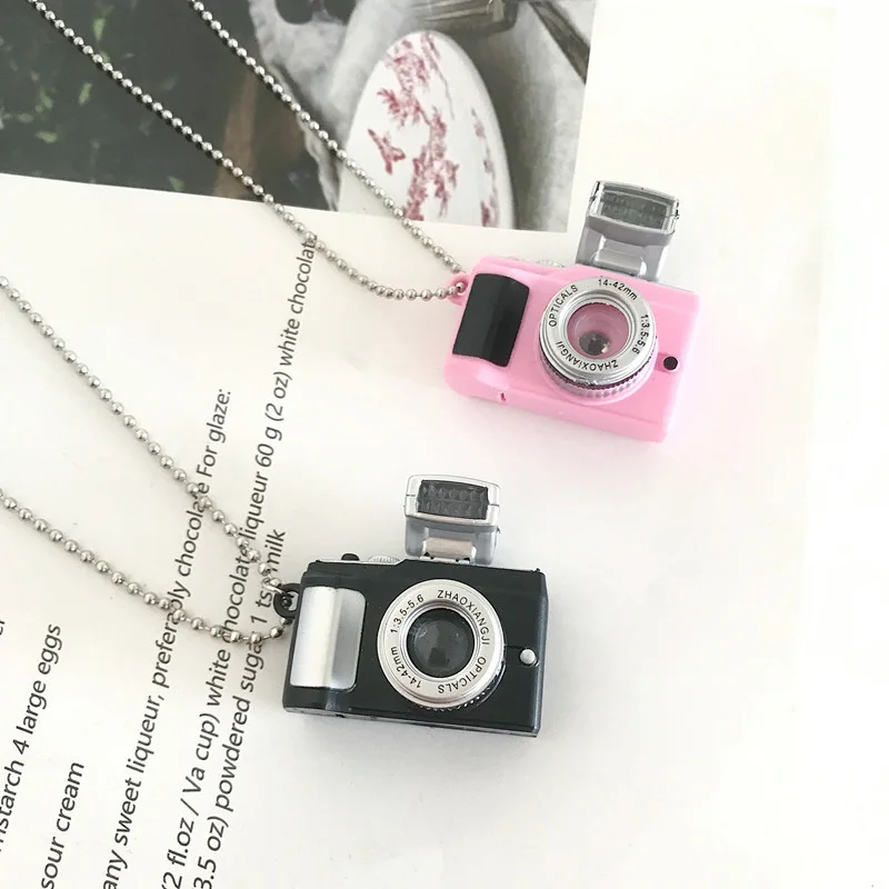

New simulation retro flash camera necklace glowing hip hop pendant trendy men and women sweater chain jewelry wholesale