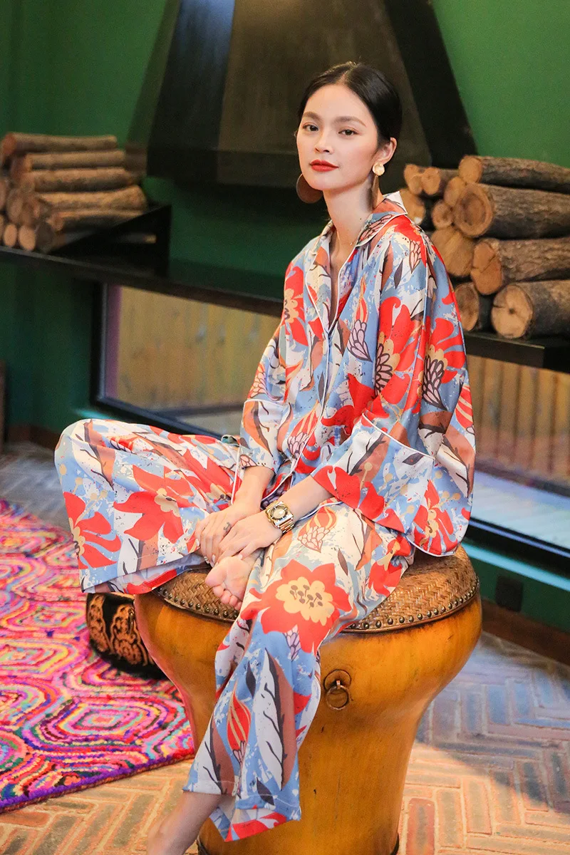 Long sleeved pajamas women's high-grade printed two-piece set of simulated silk  women pajamas