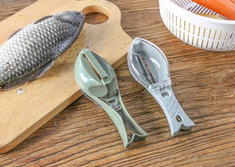 

Manually Remove Scales Fish Scale Planer Kitchen Tool with Lid Scale Scraper Plastic Scale Scraper Gadget
