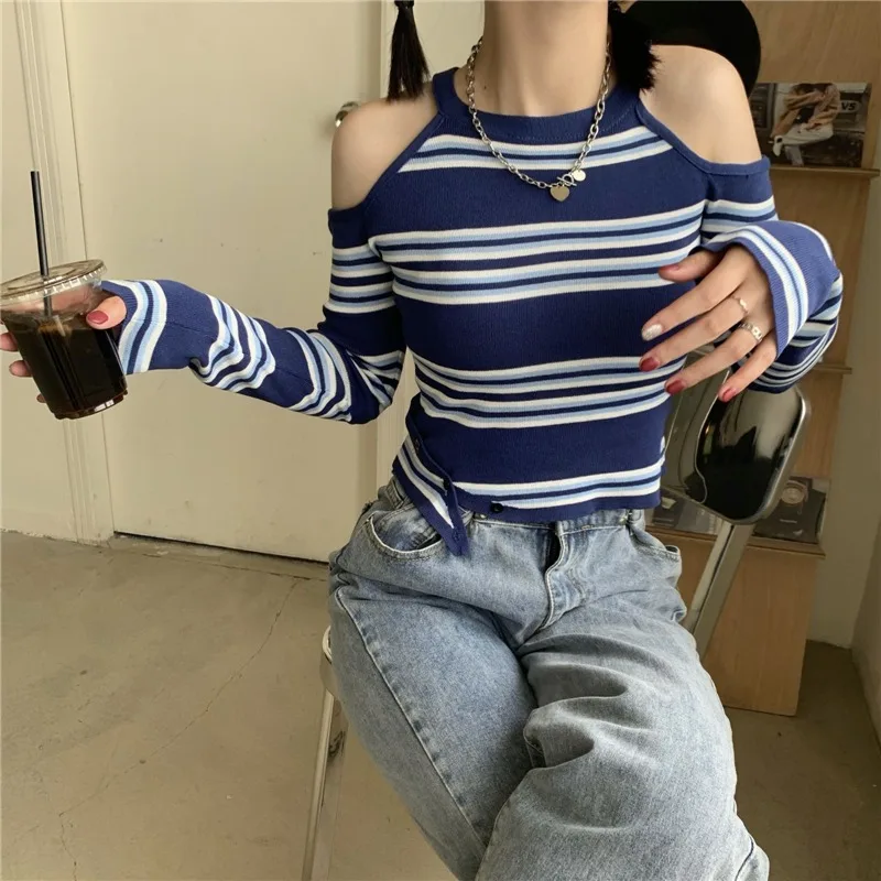 Женский свитер с открытыми плечами и лямкой на шее Осень-зима 2020 | Женская одежда