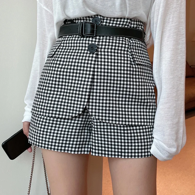 

Korean High Waist Plaid Women Shorts Fashion Buttons Slit Skirt Shorts with Belt Ladies Elegant Short Pants 2021 Summer Autumn