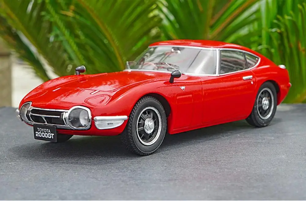 Triple9 1/18 Масштаб Toyota 2000 GT 1967 красный литье под давлением модель автомобиля коллекция