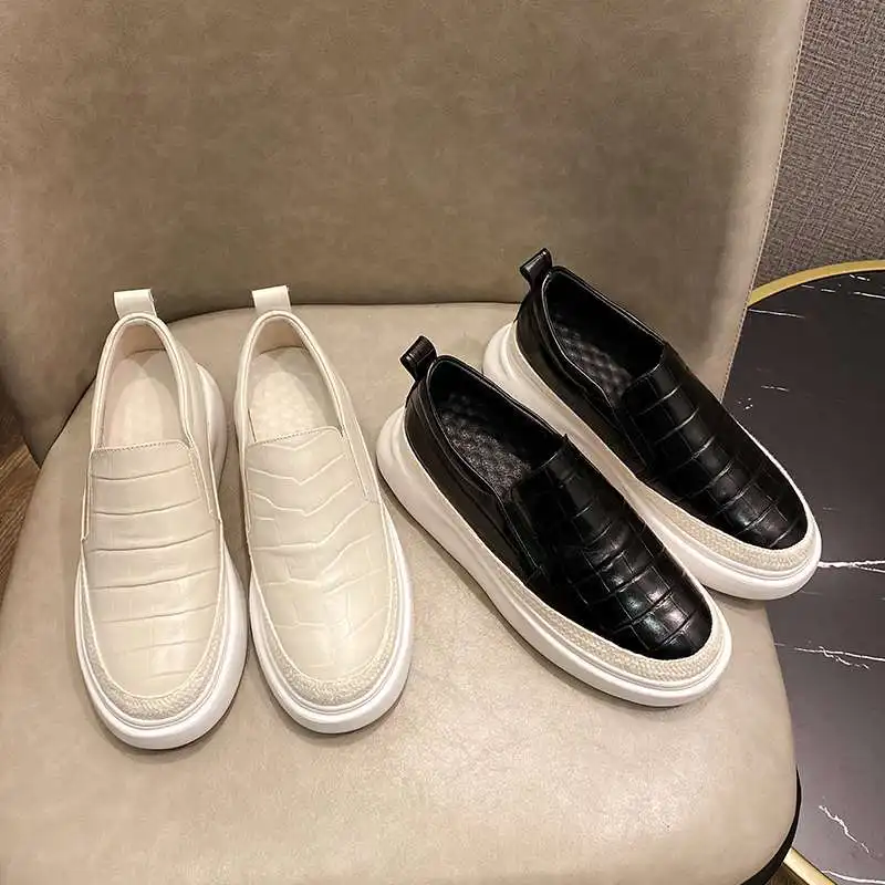 

Lanxuryee 2020 autumn winter season hot sale genuine leather round toe thick bottom young lady sport women vulcanized shoes L96