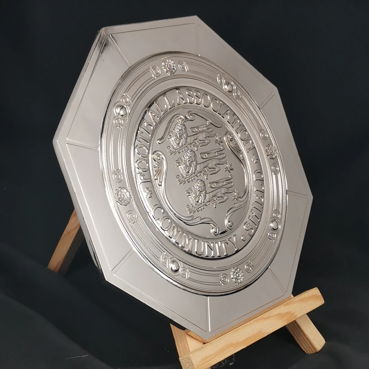 The Football Association Community Shield Trophy Cup 25 Pcs Per Pack Diameter 14 Cm Metal Soccer Trophy For Trophy Collector