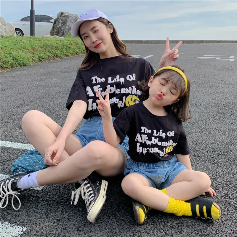 

Family Matching Outfits Leisure Comfortable Stylish Oversized Hip Hop Lettered Print T-Shirt for Boy Girl Mom Children's Clothes