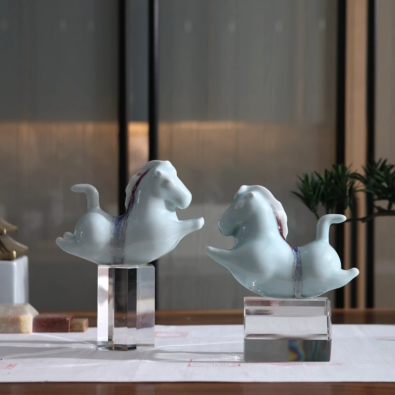 Современная креативная абстрактная керамическая статуя лошади для бега