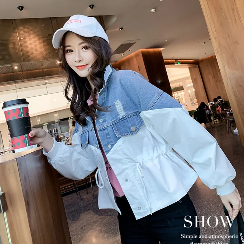 Женская джинсовая куртка на шнурке свободная с вышивкой и дырками новинка весны