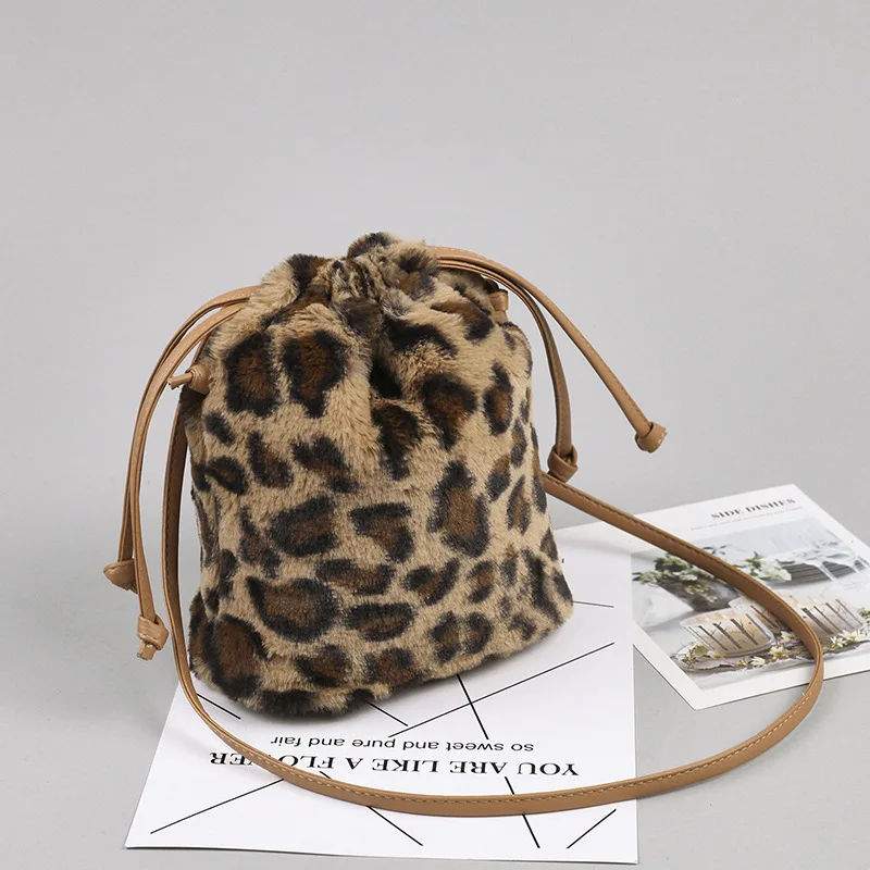 

Bucket Bag Handbag Fashion Faux Fur Women Shoulder Crossbody Bag Ladies Plush Winter Drawstring Bag Leopard Bolsa Feminina Sac