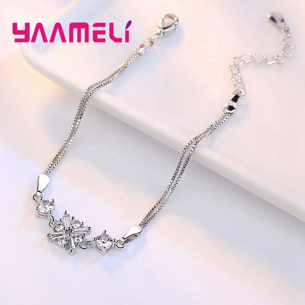 Комплект ювелирных изделий из серебра 925 пробы с кристаллами и снежинками |