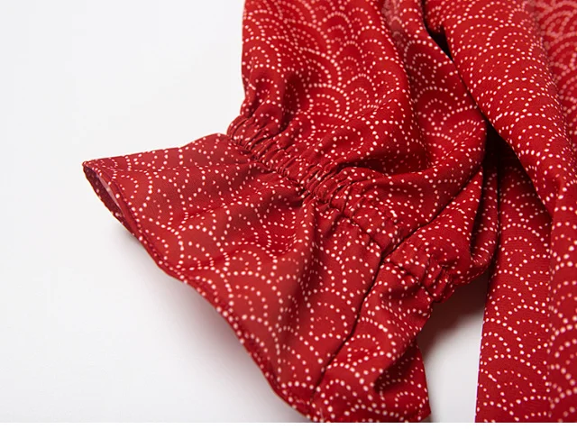 

Women Red Short Sleeve Blouse 2021 New Spring Summer Scalloped Print Shirt Ruffles Single Breasted O Neck Female Blouse Tops