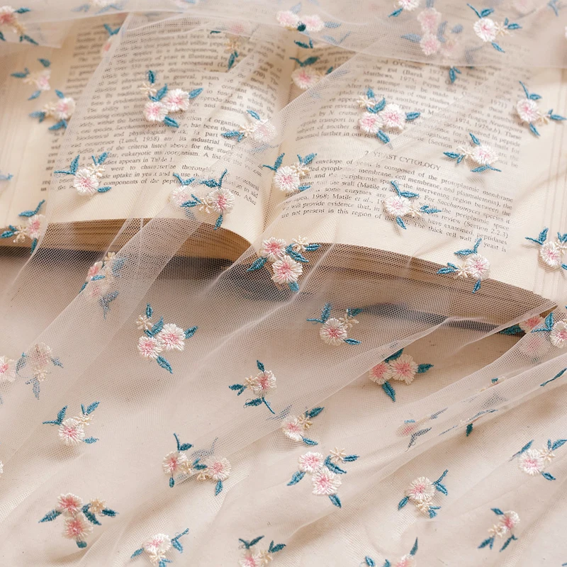 

100x130cm Daisy Flower Embroidery Mesh Lace Fabric Transparent Lace Net Fabric Gauze For Dress Shirts Wedding Dress Accessory