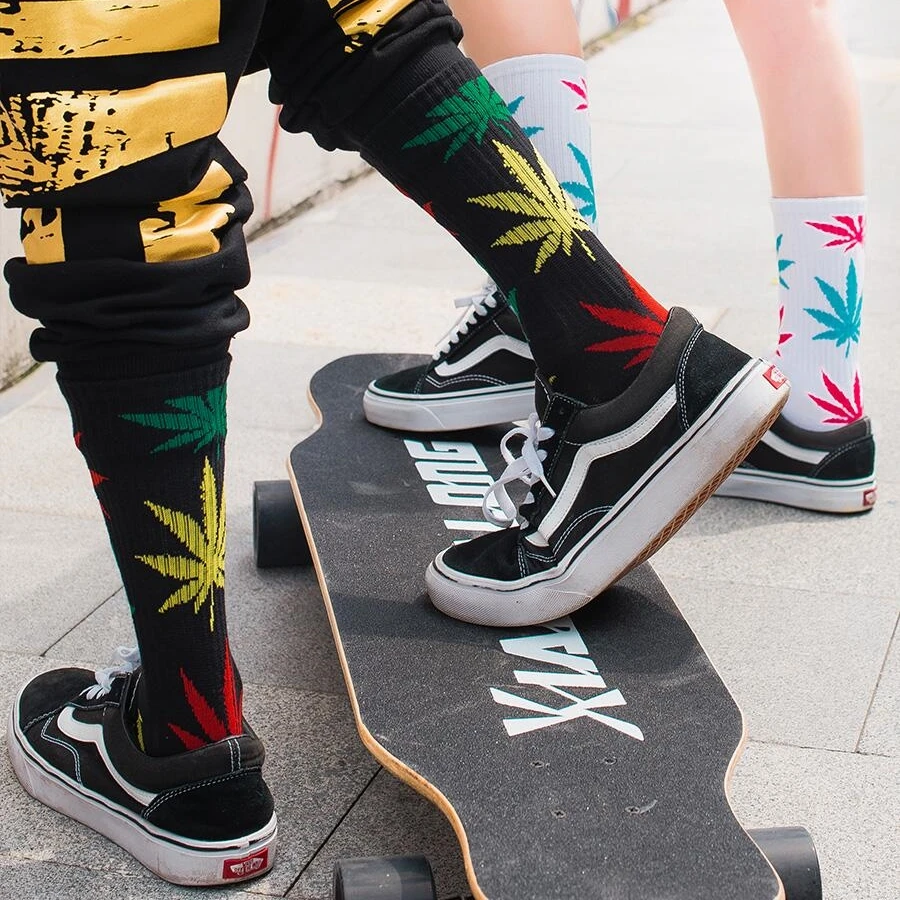 Fashion high quality cotton socks Hemp Leaf Maple Leaf Casual Long Weed Crew Socks Street Fashion Skateboard Hip Hop Socks