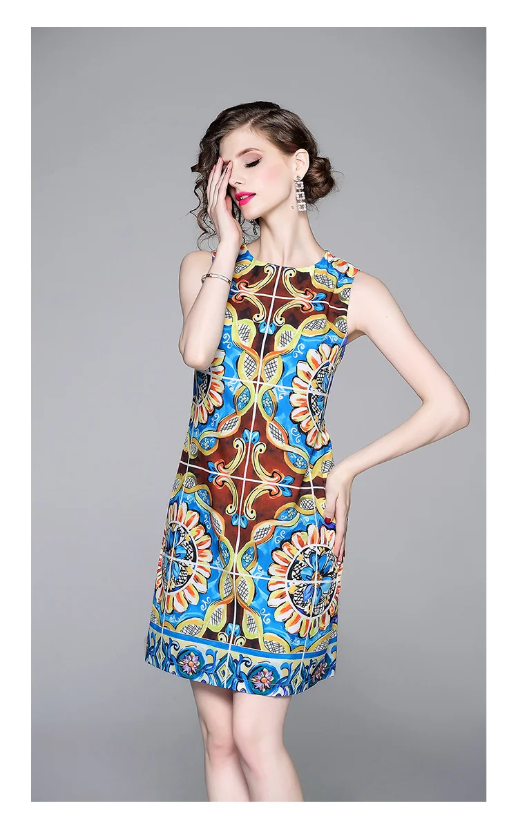 Женское платье без рукавов модельное дизайнерское трапеция мини с цветочным