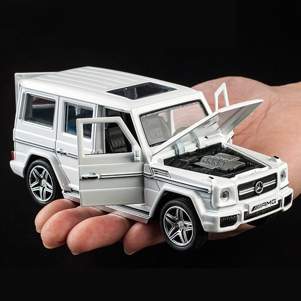 

1:32 G65 Model Alloy Diecasts Car With LED Light Pull Back Inertia SUVAMG Metal Die cast Vehicle Collection Gifts Toys for boys