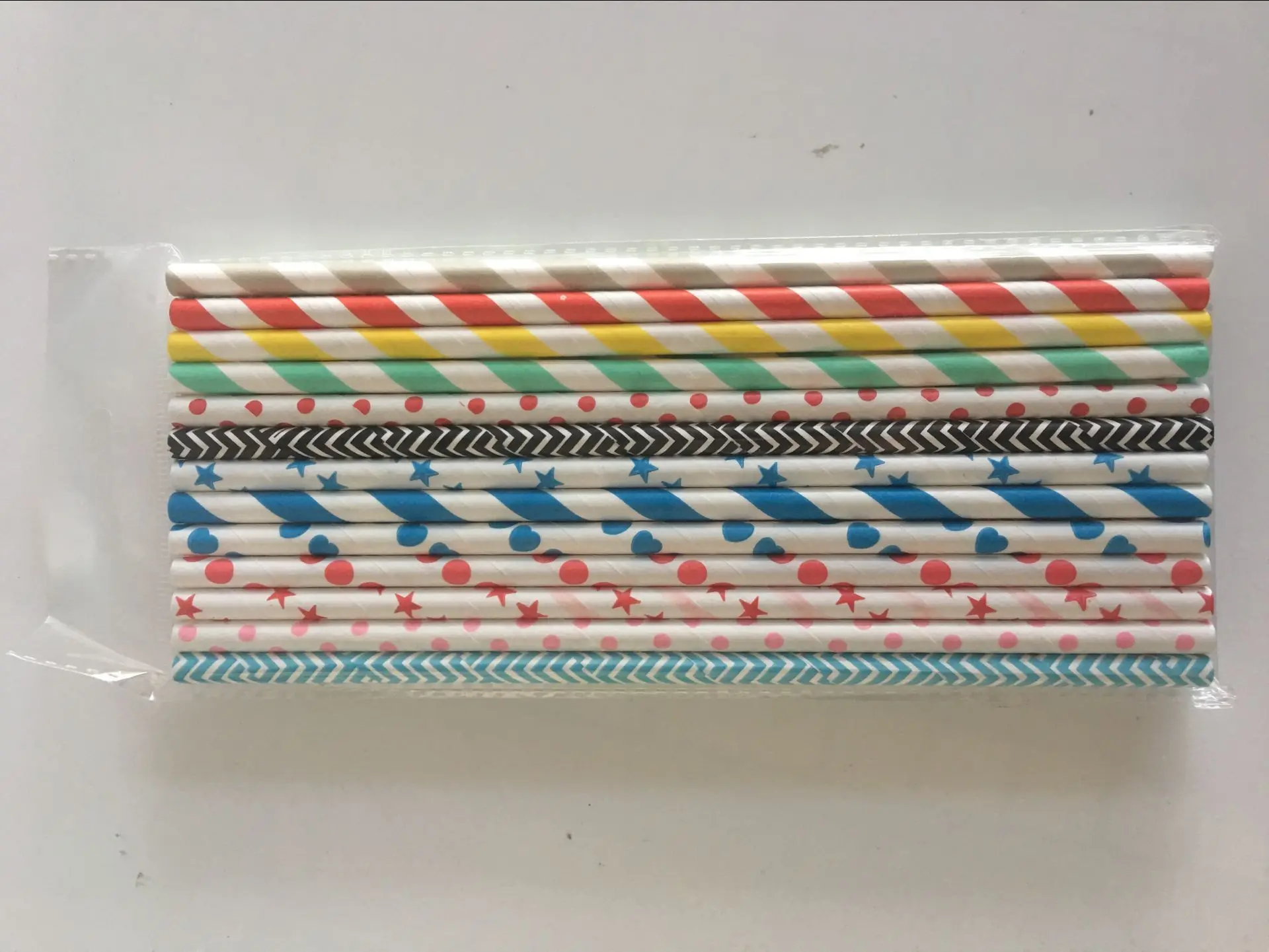 100 шт Одноразовые соломинки геометрические полосатые цветные бумажный пакет для
