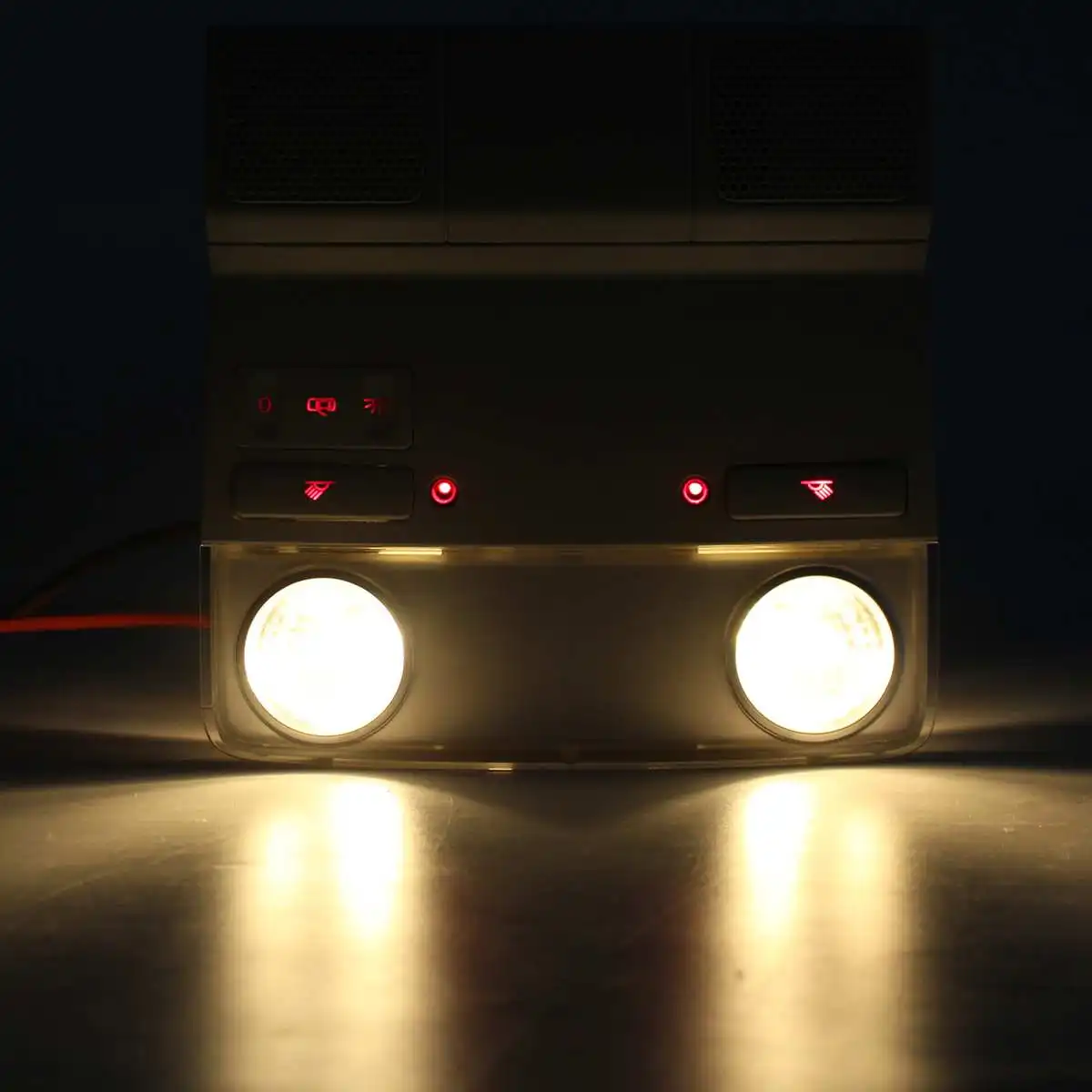 Лампа для чтения верхней крыши салона автомобиля с красным светильник елем света