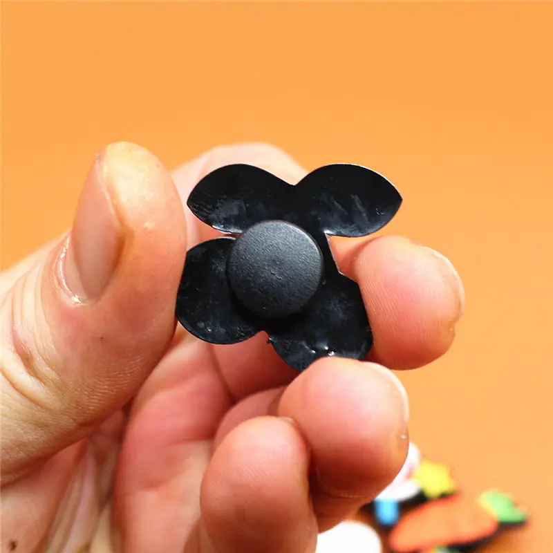 Single Sale 1pcs Food Series Shoe Charms Carrot Shoe Buckle Accessories Pineapple Shoe Decorations fit Croc JIBZ Kid's X-mas U36