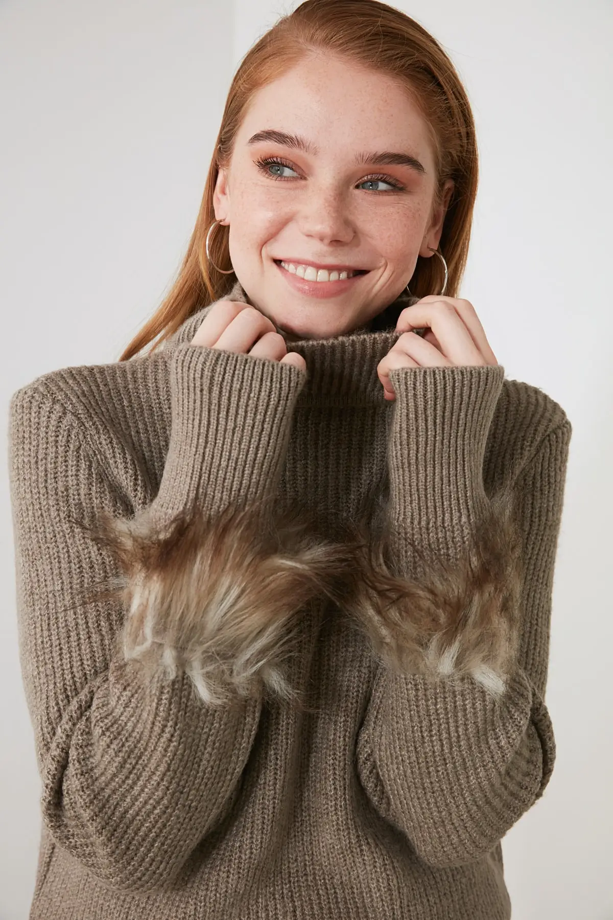

Trendyol Sleeve Detail Knitwear Sweater TWOAW21KZ2409