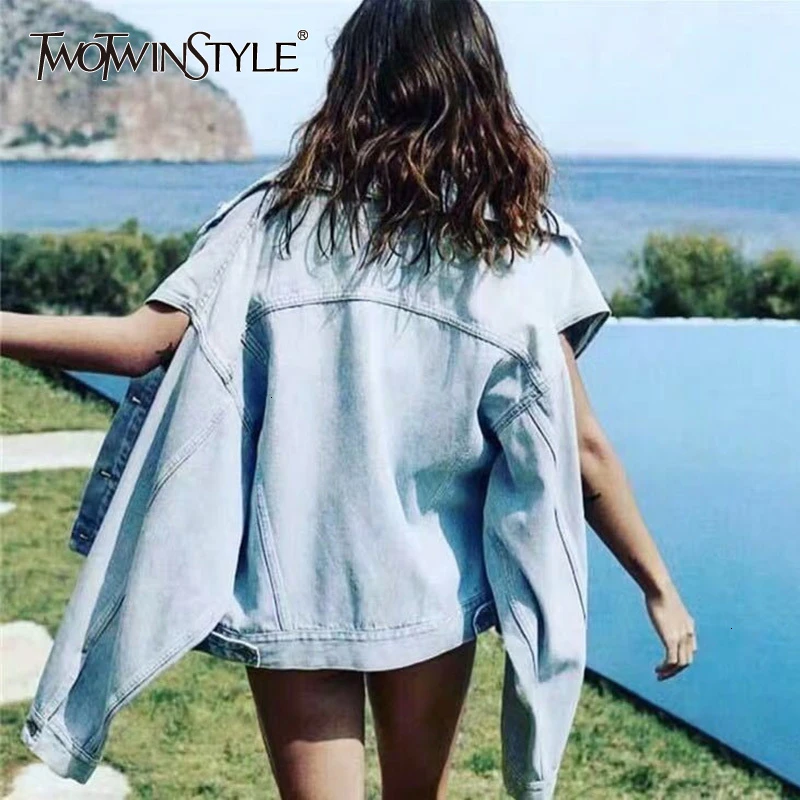 TWOTWINSTYLE Повседневная джинсовая женская куртка с отворотным воротником и длинным