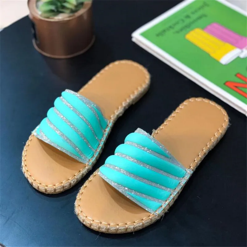 Цветные женские шлепанцы 2021 летние новые с открытым носком повседневные на