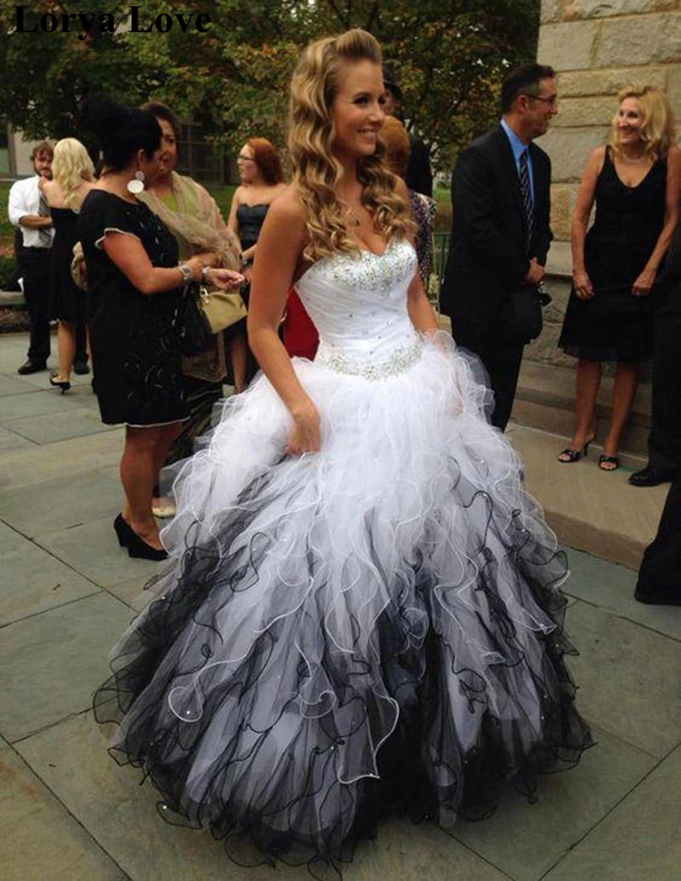 

Luxury Wedding Dresses 2020 New High Quality Sweetheart Neck Vestido De Noiva Beading Sequins Ruffles Elegant Long Bridal Gowns