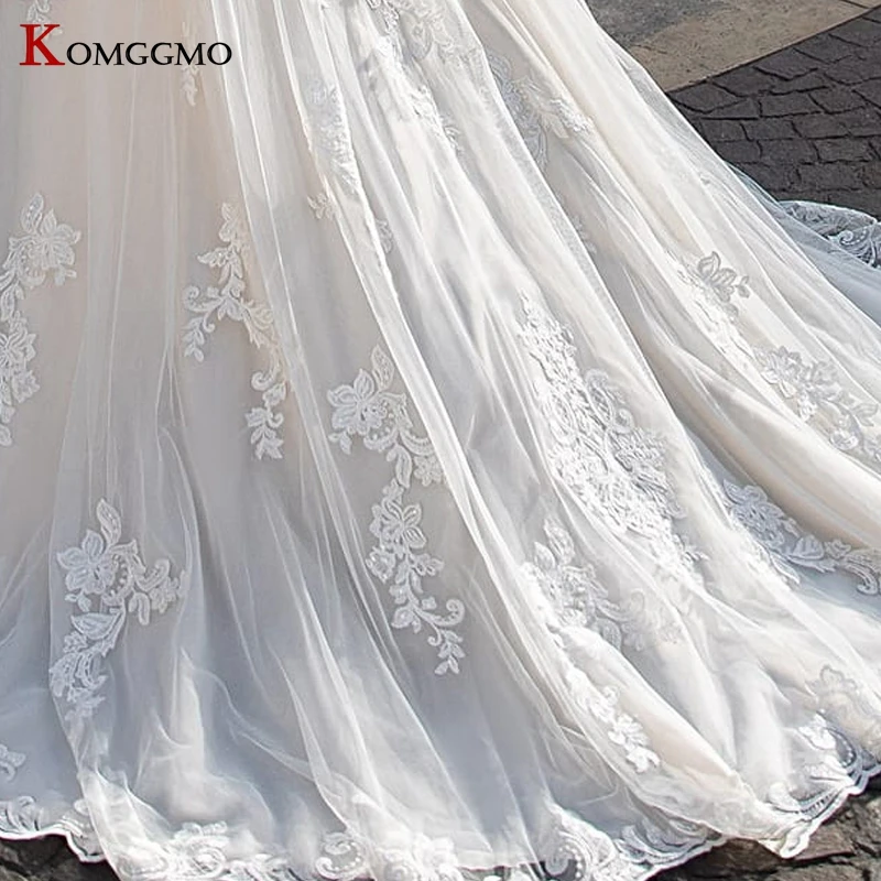 

Elegant Boat Neck Court Train Bridal Gown Luxury Off the Shoulder Full Sleeve Embroidery Appliques Tulle A-Line Wedding Dress