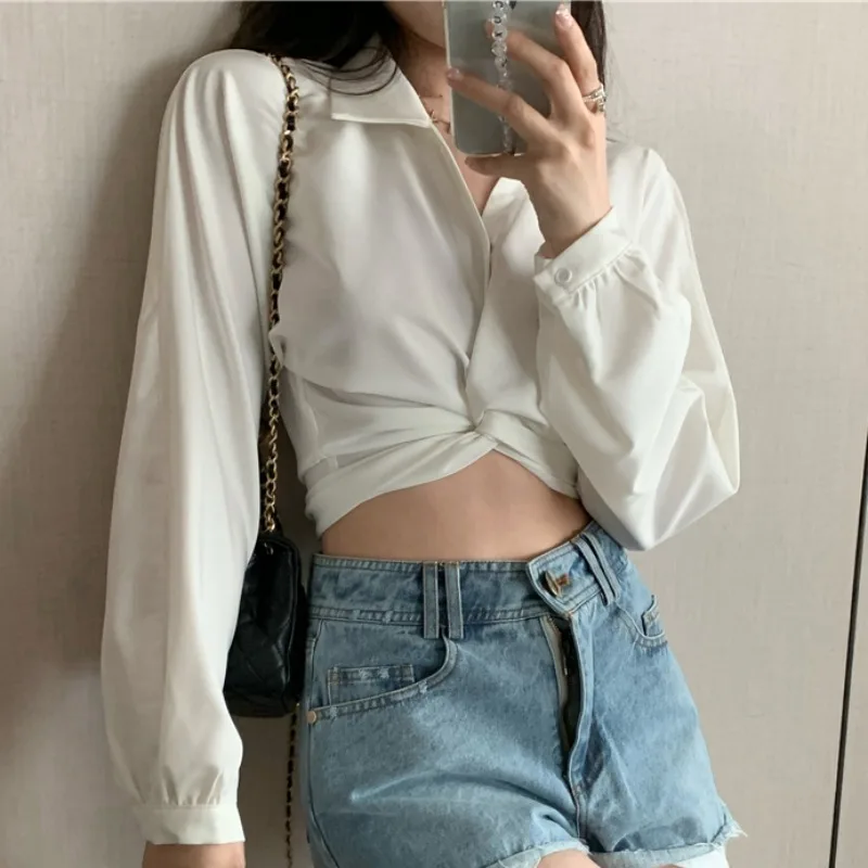 

KUSAHIKI Vintage V-neck Women Blouse Korean Bow Tie Slim Short Shirt Spring 2021 New Sexy Crop Top Blusas Ropa De Mujer 6F003