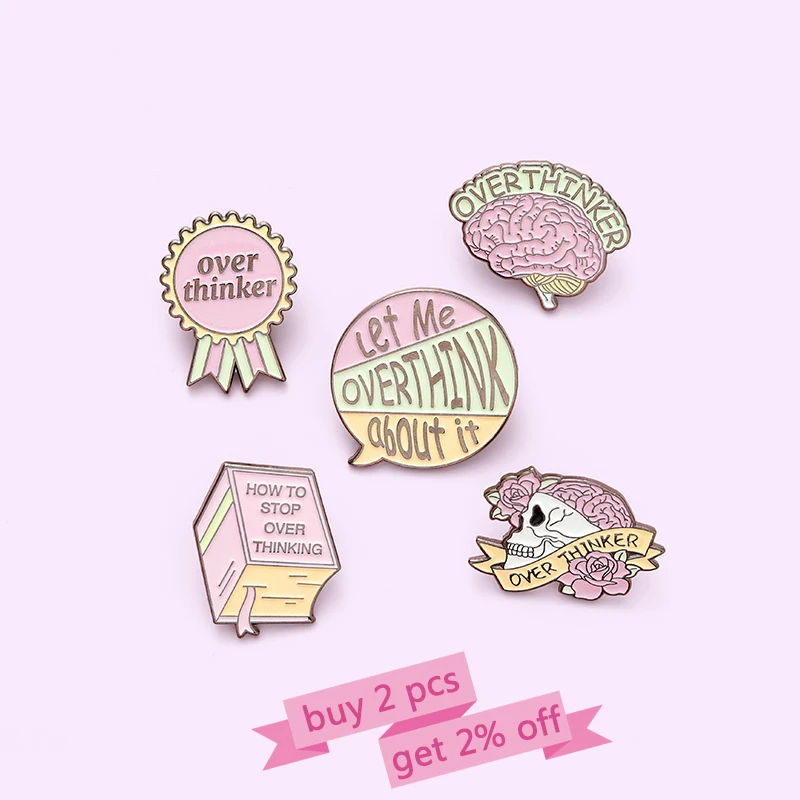 Эмалированная булавка Overthinker на заказ награда Overthinking Award книга с черепом мешочек