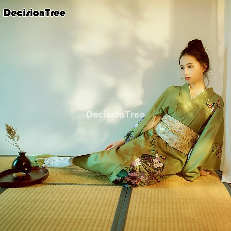 Кимоно женское традиционное в японском стиле юката с принтом ночная рубашка