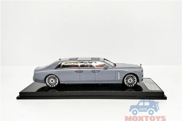 

SmallCarArt 1:64 Rolls Royce Phantom VIII EWB Grey Diecast Model Car